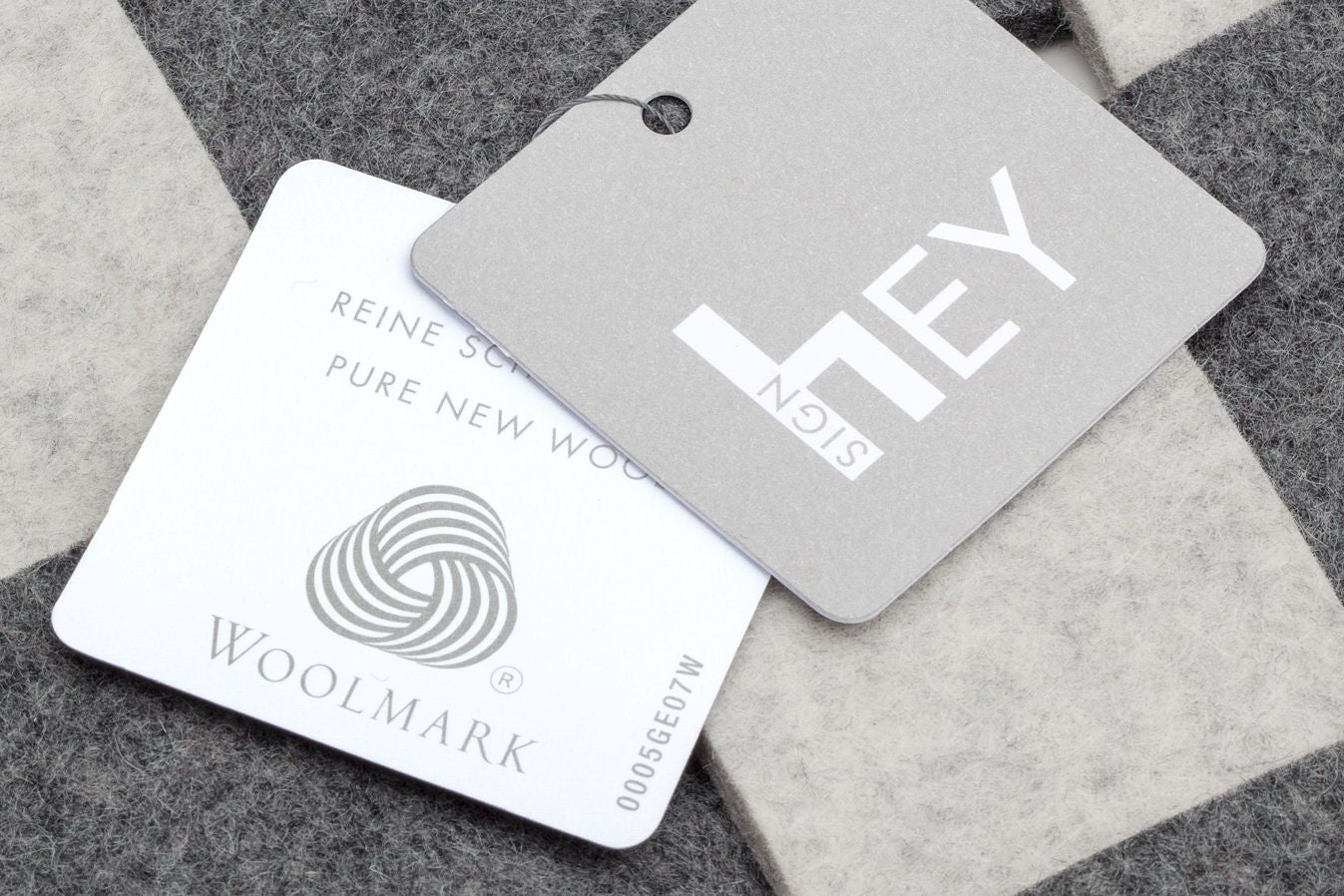 ドイツのウールメーカー「HEY-SIGN」から素敵なインテリア雑貨が届きました。